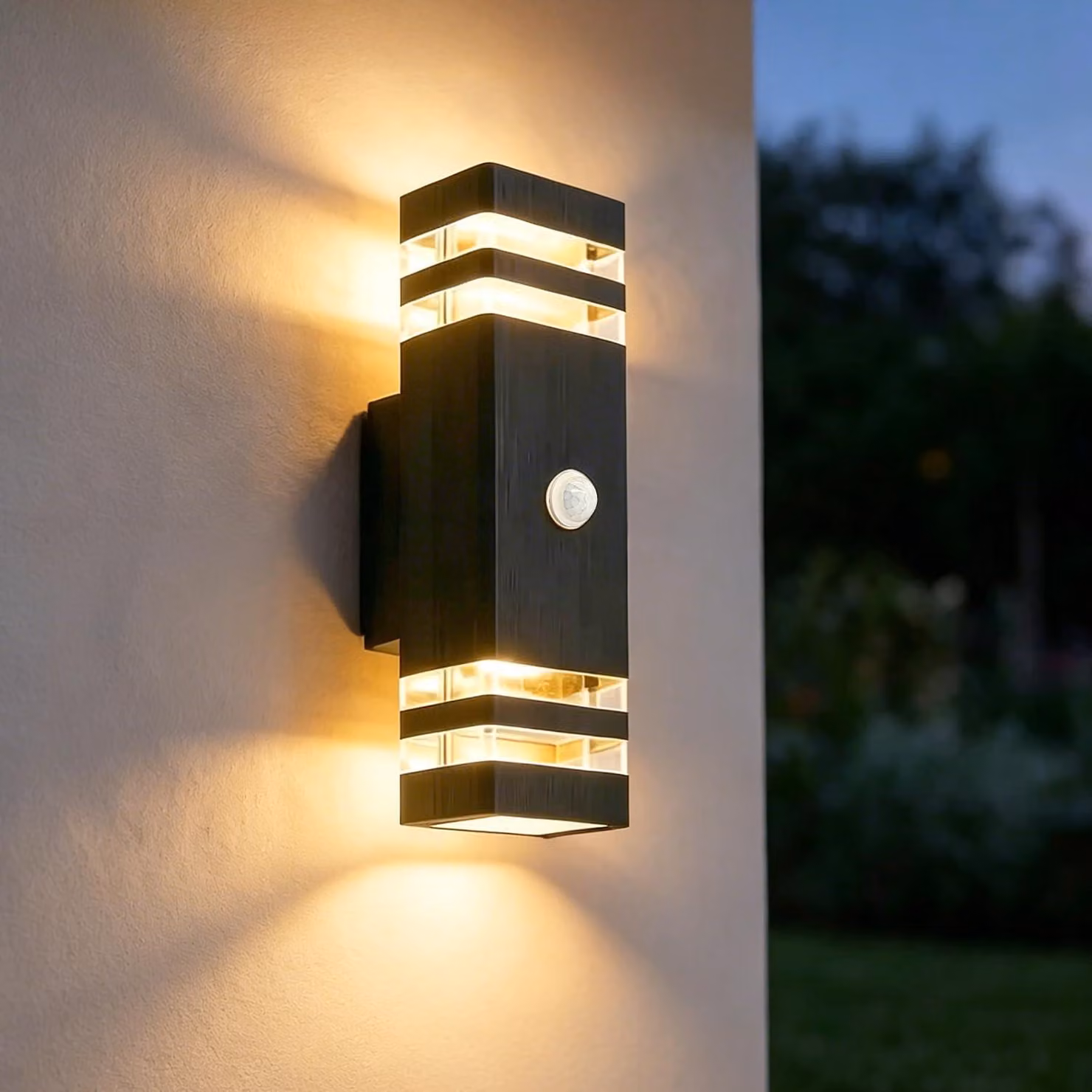 Apparecchio di illuminazione da esterno con sensore di movimento, grado di protezione IP54, attacco GU10, realizzato in alluminio, colore nero