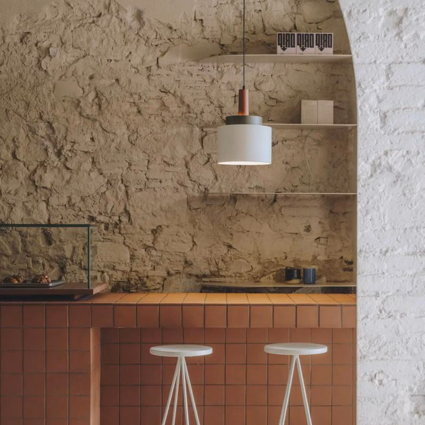 LEDS-C4 Lampada a sospensione Keops 1, dimmerabile, Multicolore, Soggiorno / Sala da pranzo, Alluminio, Moderno, Lampada a sospensione