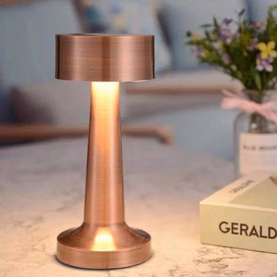Lampada da tavolo color oro rosa, lampada da lettura senza fili, luminosità regolabile su 3 livelli, per camera da letto, soggiorno, sala da pranzo e ufficio.