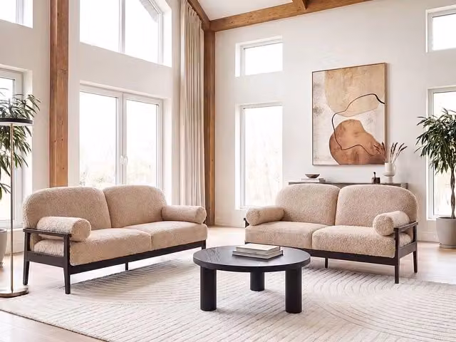 Set di divani 2 e 3 posti beige in bouclé con gambe in legno, stile tradizionale, per soggiorno