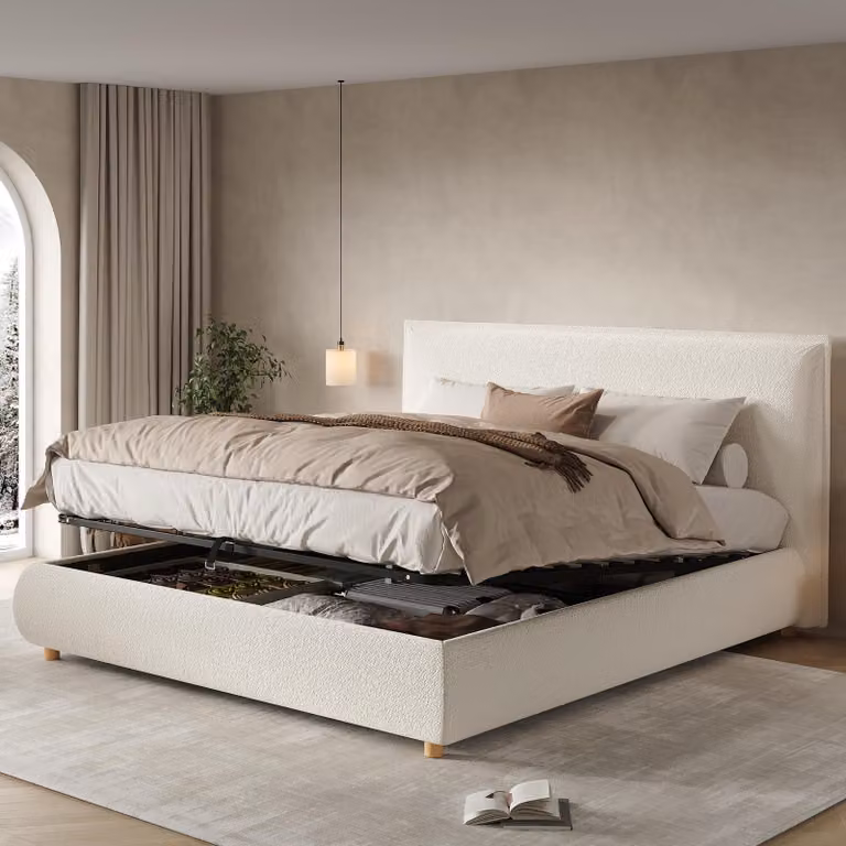 Letto imbottito STILVORA 180x200 cm con vano contenitore idraulico e rete a doghe, letto matrimoniale con testiera imbottita e gambe in legno massello, letto funzionale rivestito in tessuto bouclé bianco