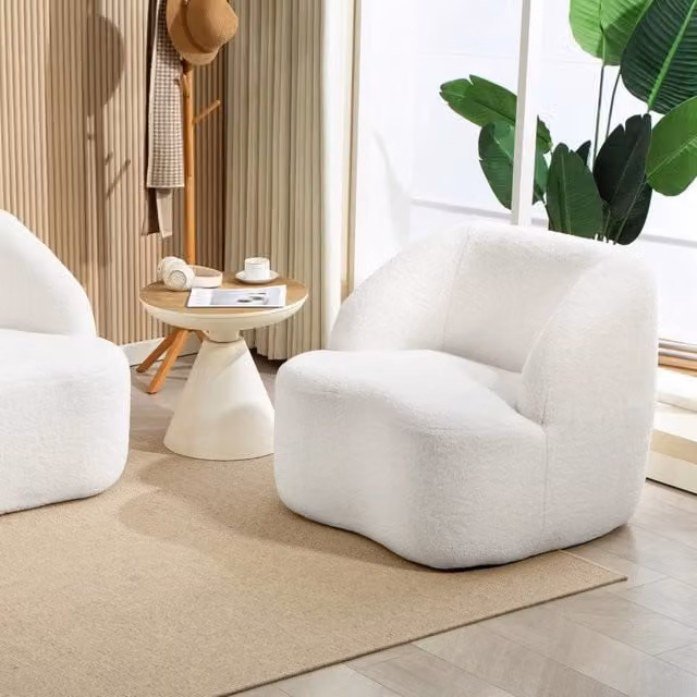 Poltrona Curva REDOM colore bianco con rivestimento in tessuto e imbottitura in schiuma, L 82 cm x P 81 cm x H 73,5 cm