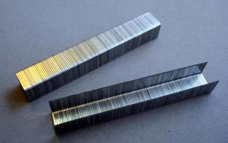 Graffette Filo Fine 12 mm 1000 Pezzi 0,7 mm per Graffettatrici Universali
