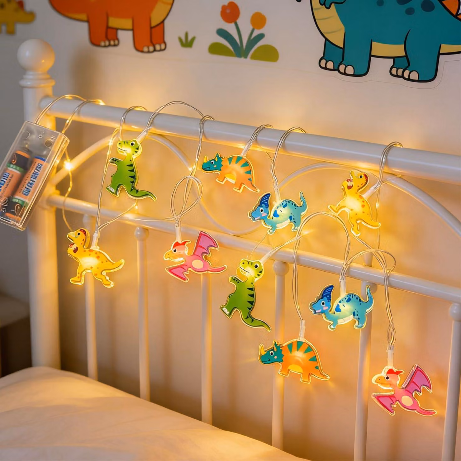 Catena luminosa a tema dinosauro, lunghezza 1,5 metri, 10 LED bianco caldo, alimentata a batteria