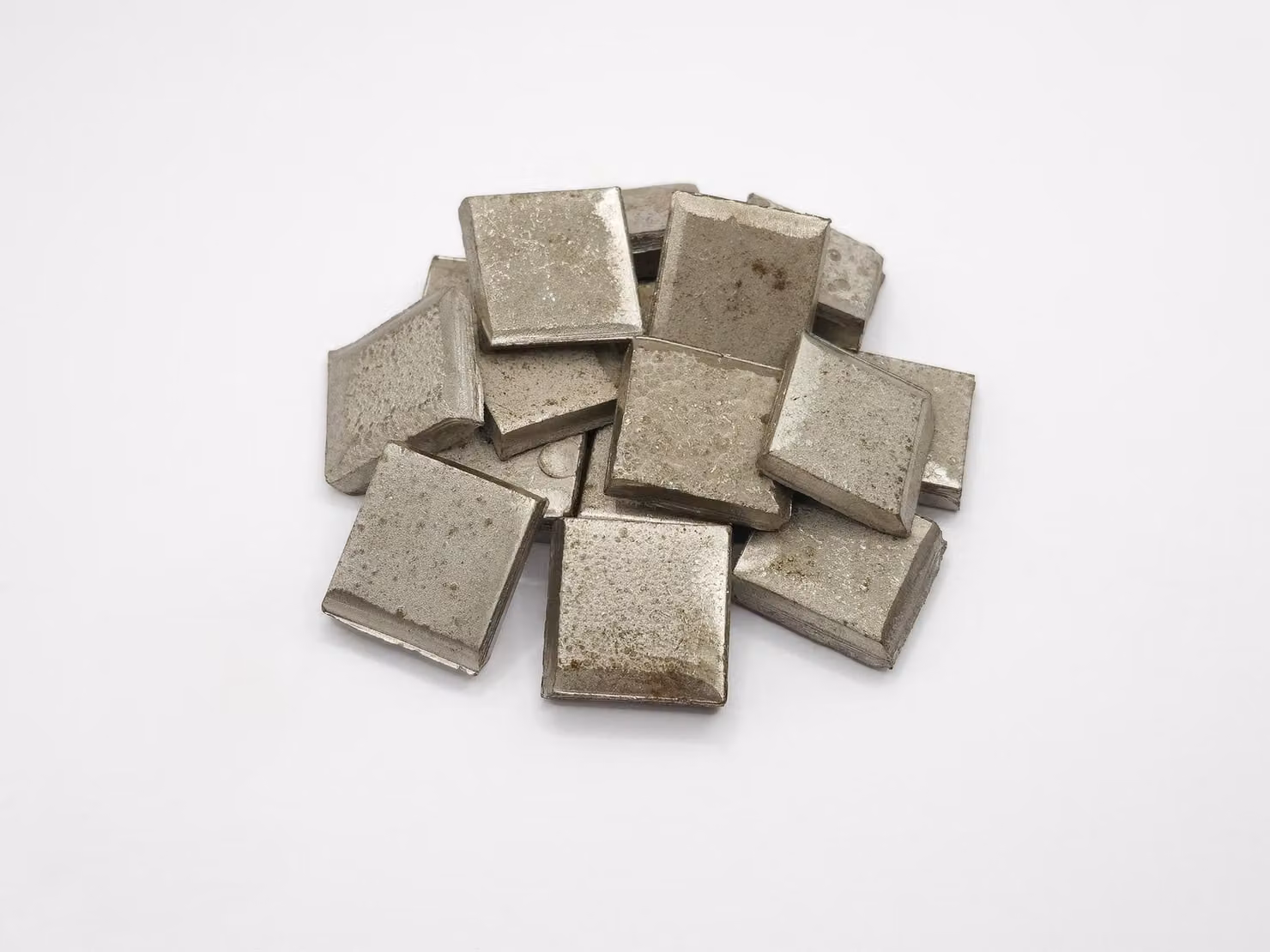 Nichel Ni99,9 in pezzi da 10-50 g, peso: 500 g