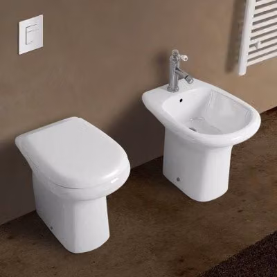 Set sanitari tradizionali serie Orient INBAGNO in ceramica bianca con scarico a parete e sedile avvolgente L/P/H: 52 x 40 x 37 cm