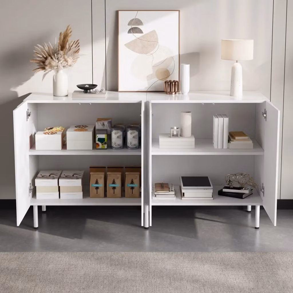 Madia moderna bianca con 4 ante curve 3D e apertura push-to-open in MDF e metallo L: 140 cm, P: 40 cm, H: 77,5 cm – 2