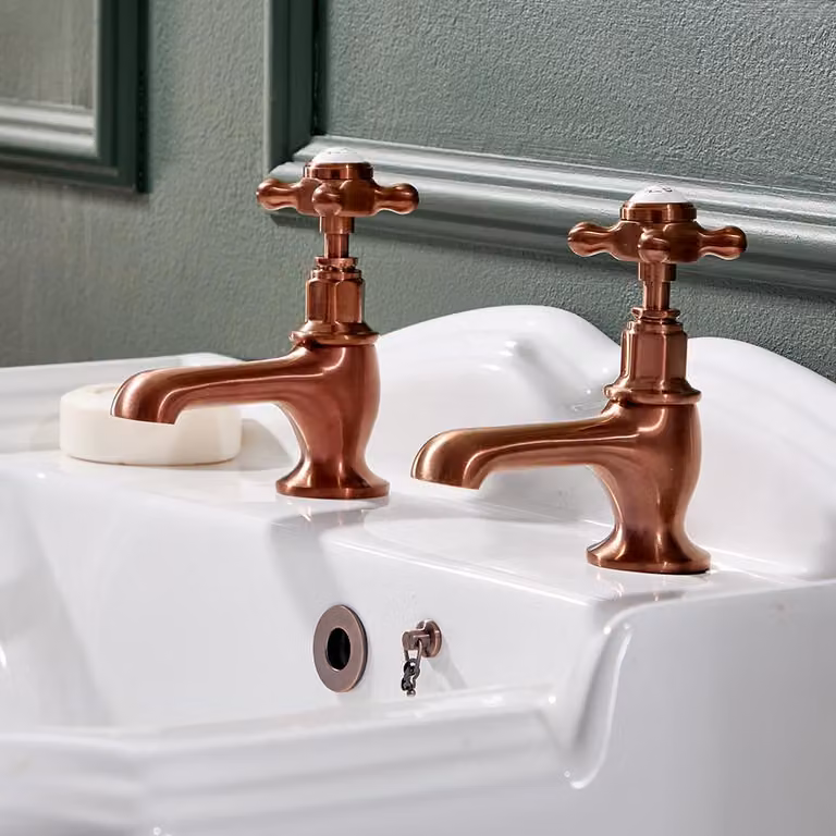 Coppia di Rubinetti Tradizionali per Lavabo con Maniglia a Croce - Rame Satinato