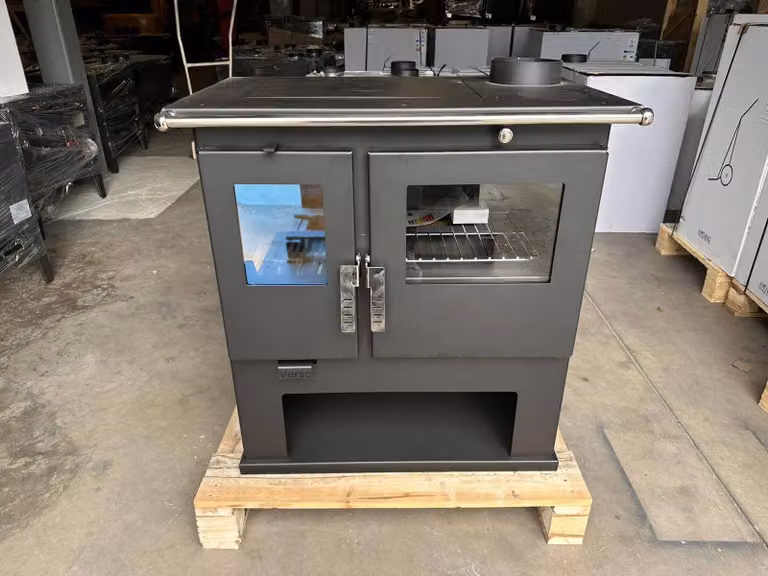 Cucina a legna Verso CS 7,7 kW | cucina a legna con forno, piastra e scomparto per la legna