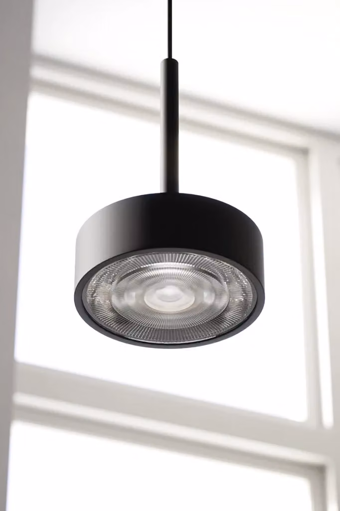 Lampada a sospensione Hole di Rossini Group in alluminio nero con LED da 7W 3000K CRI90 IP20 – 2