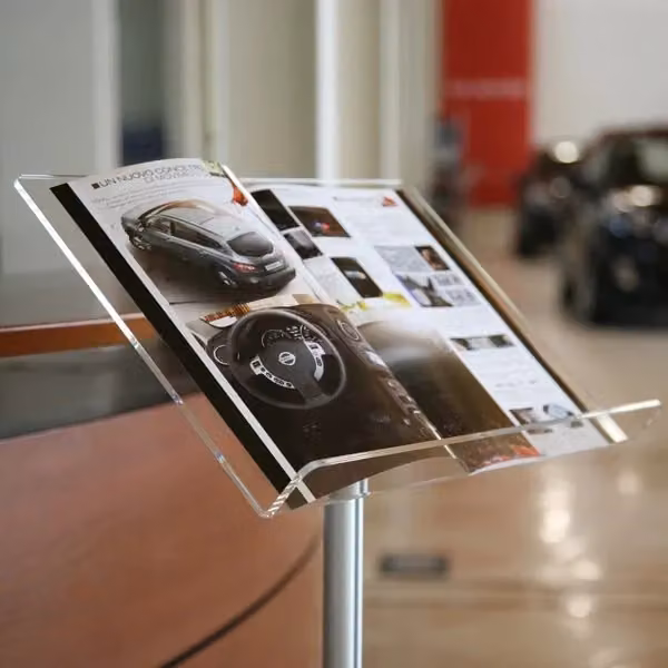 Podio leggio in plexiglass trasparente con piantana modello L di TOP EVENTI STORE – 2