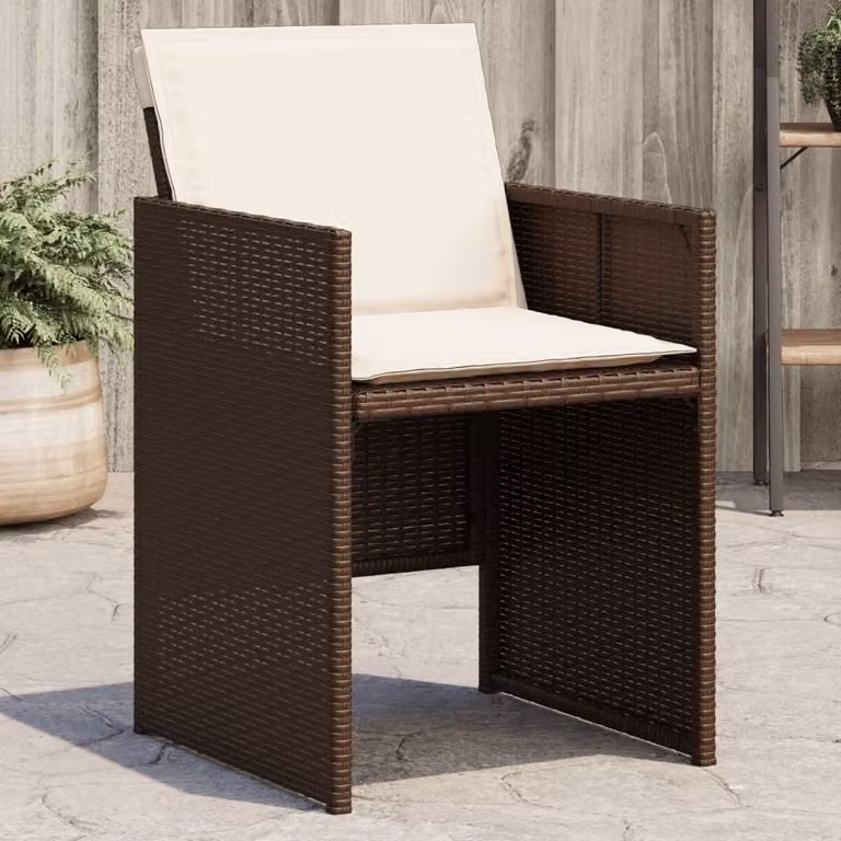 Set di 4 sedie da giardino vidaXL in polyrattan marrone con cuscini bianchi e braccioli