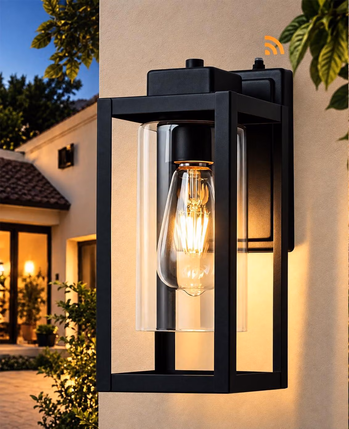 Lampada da parete esterna con sensore di movimento, dimensioni 28,5x15x12,7 cm, colore nero, materiali: vetro/metallo
