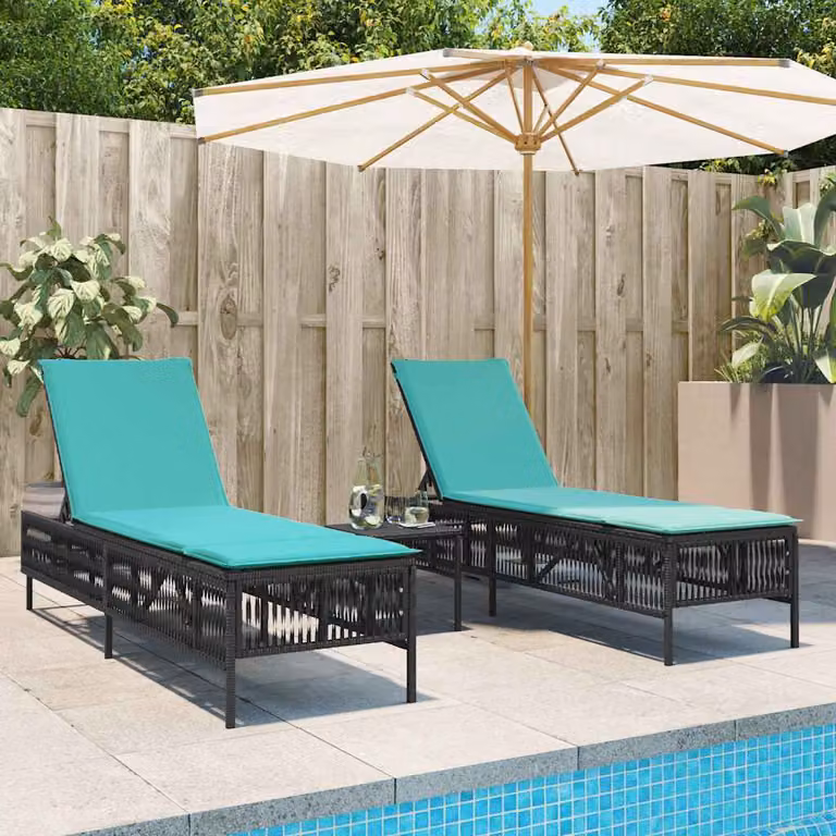 Set di 2 lettini prendisole con tavolino vidaXL in polyrattan nero e cuscini blu e turchese con poggiatesta regolabile