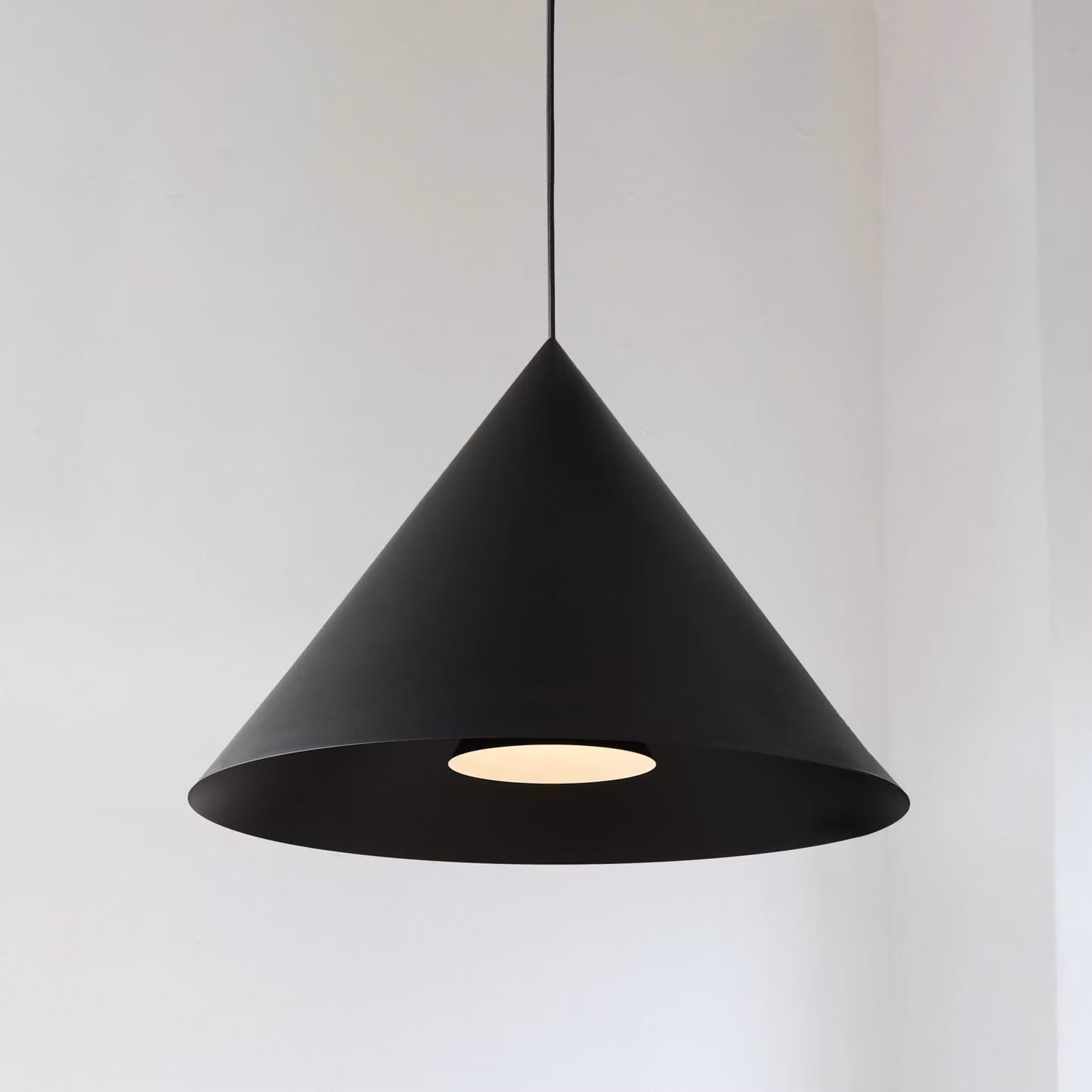 LOOM DESIGN Lampada a sospensione Hanzu, dimmerabile, Nero, Soggiorno / Sala da pranzo, Alluminio, Moderno, Lampada a sospensione
