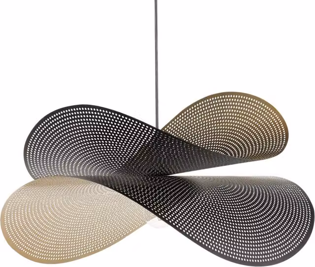 Lampada a sospensione BELIANI con paralume a cupola traforata in metallo nero e oro