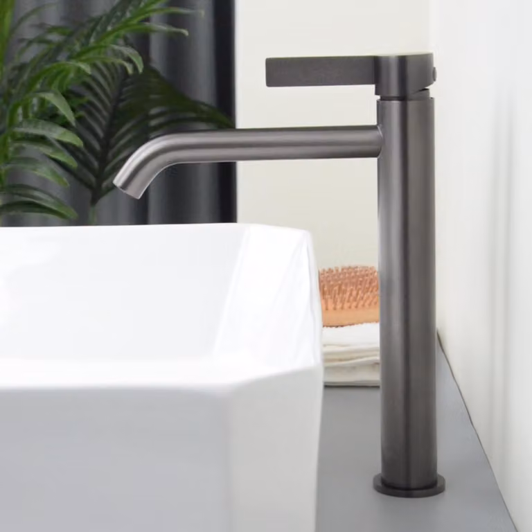 Miscelatore monocomando alto per lavabo, regolabile, con controllo separato dell'acqua calda e fredda