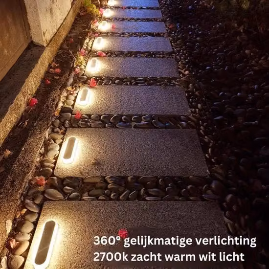 Set di 4 Lampade Solari LED Interrate IP68 Bianche con Luce Calda 2700K per Illuminazione Esterna di Giardino e Sentieri