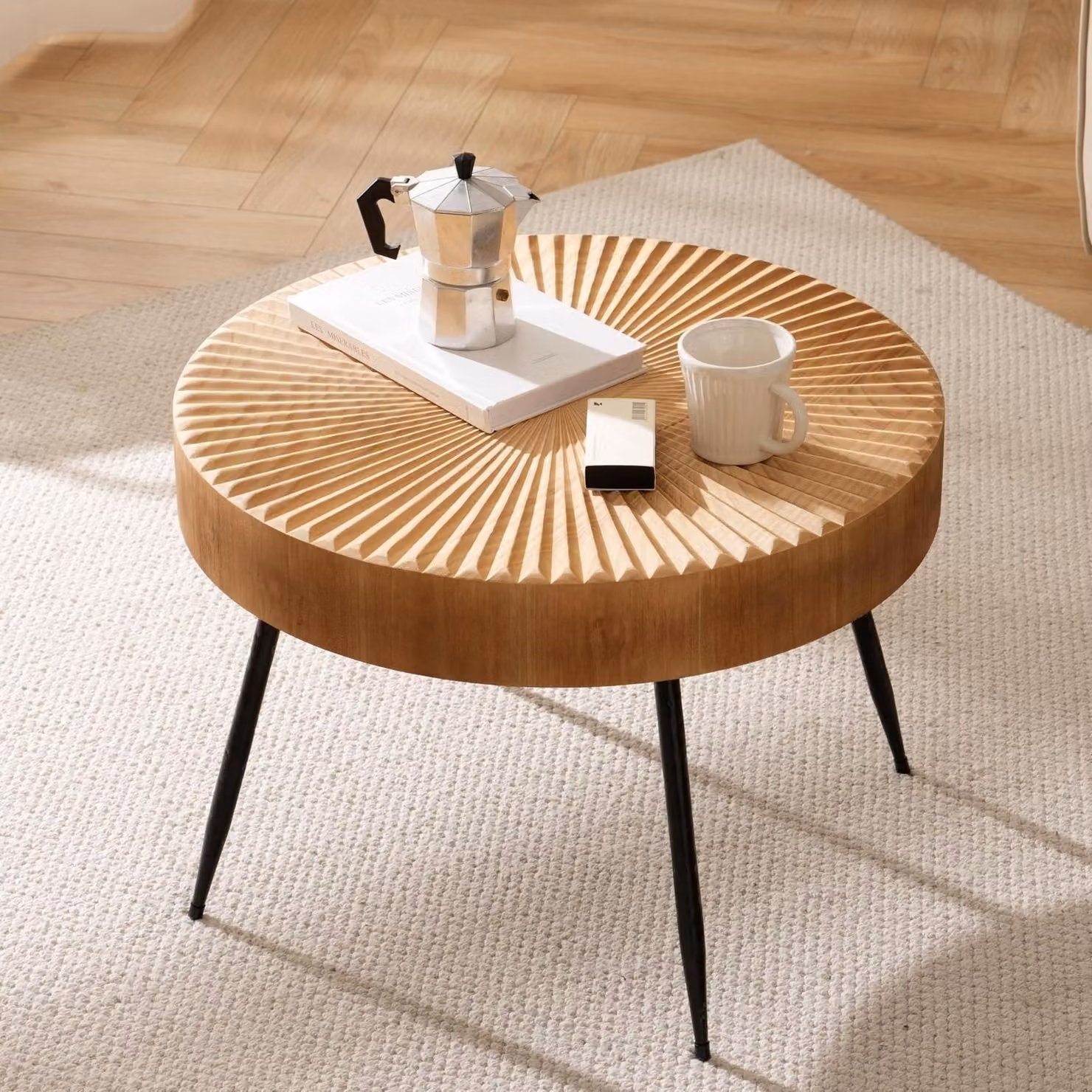 Tavolino laterale rotondo in legno, 60x42 cm, design con rilievo che ricorda le venature del legno