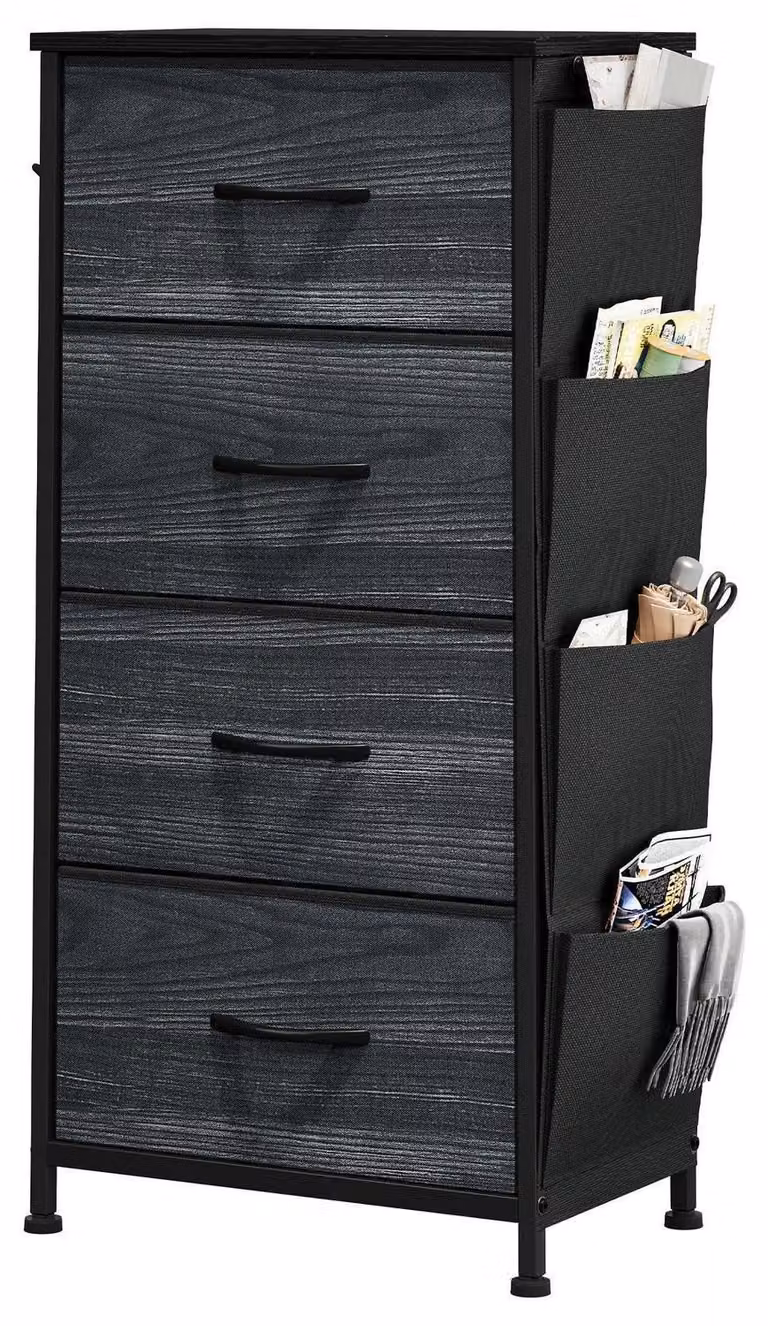 Comodino con 5 cassetti in tessuto, struttura in metallo, finitura effetto legno nero, dimensioni 45x30x95 cm