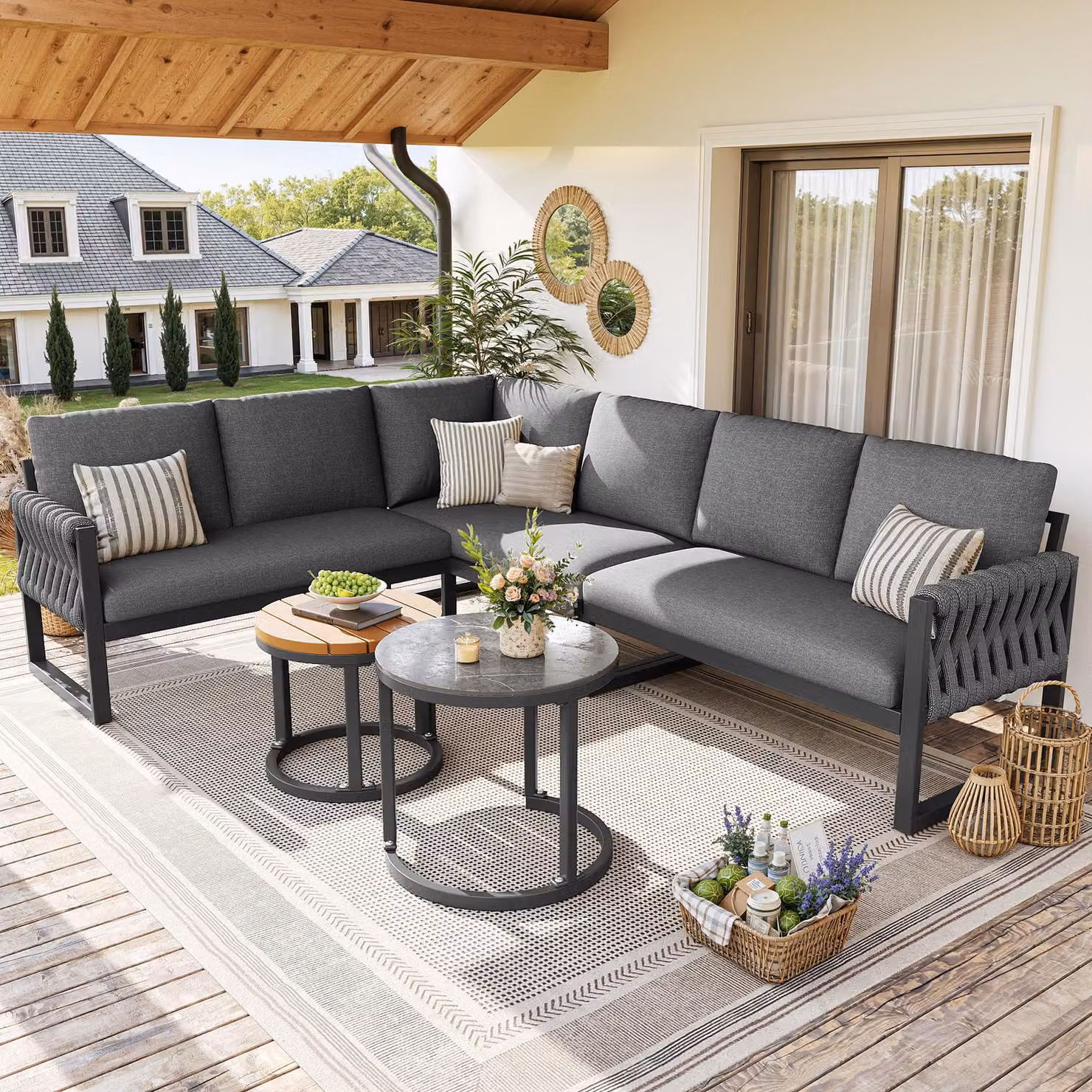 Set da giardino Fliek 5 pezzi, set di mobili da giardino con 2 tavolini, mobili da terrazza e da balcone con cuscini per 5-6 persone, divano grigio