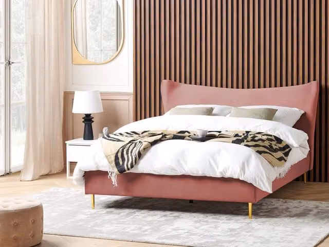 Letto Beliani in velluto rosa con struttura imbottita e gambe in legno, stile glamour moderno, L/P/H: 180 x 200 x 109 cm – 1