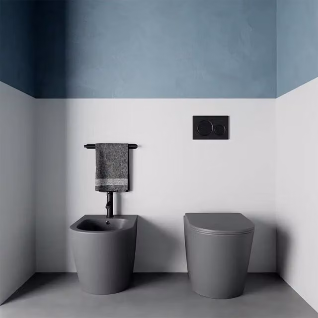 Sanitari filomuro in ceramica rimless grigio opaco: vaso, bidet e copriwc soft-close | Vienna