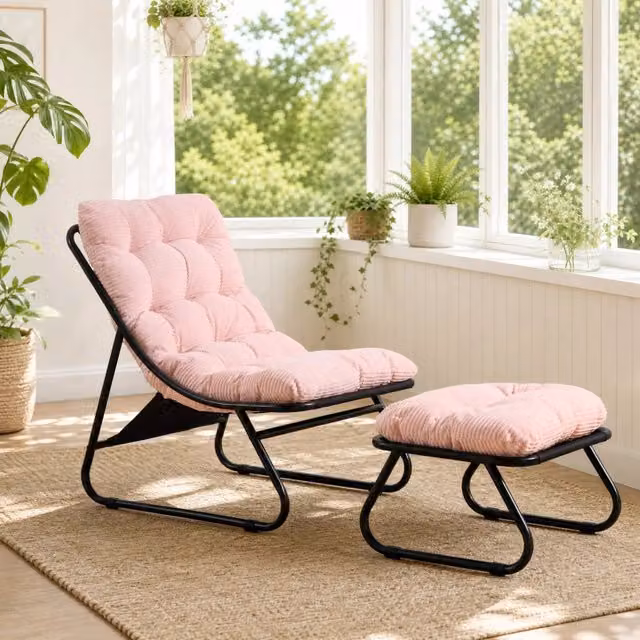 Poltrona da esterno con pouf poggiapiedi Mivray in velluto a coste rosa e struttura in metallo nero