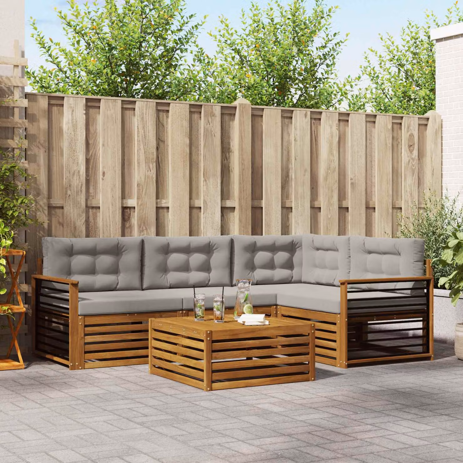 Set di mobili da giardino vidaXL composto da 5 pezzi in legno di acacia con divano angolare a L, divano a 2 posti, elementi d'angolo, tavolino da caffè e cuscini, colore grigio e marrone