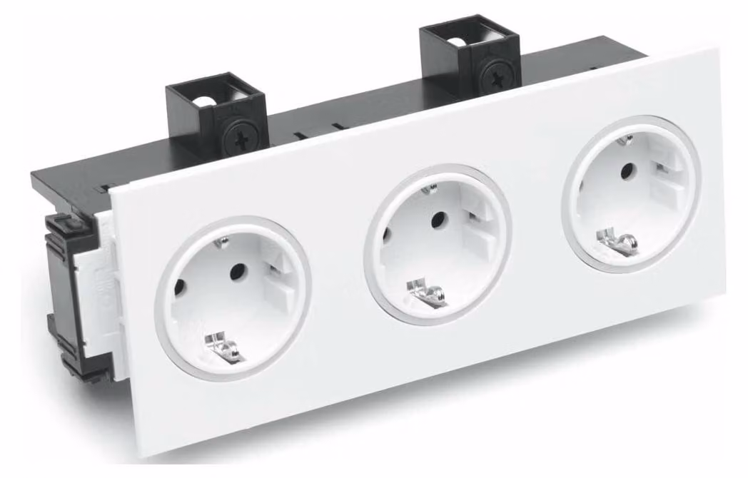 Rehau Steckdose 3-fach SIGNA IN rws BRK 3STD rws/rt (6121036)