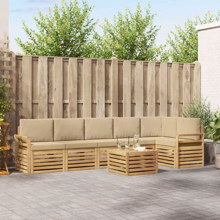vidaXL Set di divani da esterno moderno a L composto da 7 pezzi con tavolo da caffè, struttura in legno di acacia e cuscini in poliestere bianco e beige