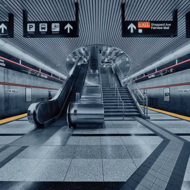Fotomurale KOMAR Subway design moderno astratto multicolore L: 368 cm, H: 254 cm