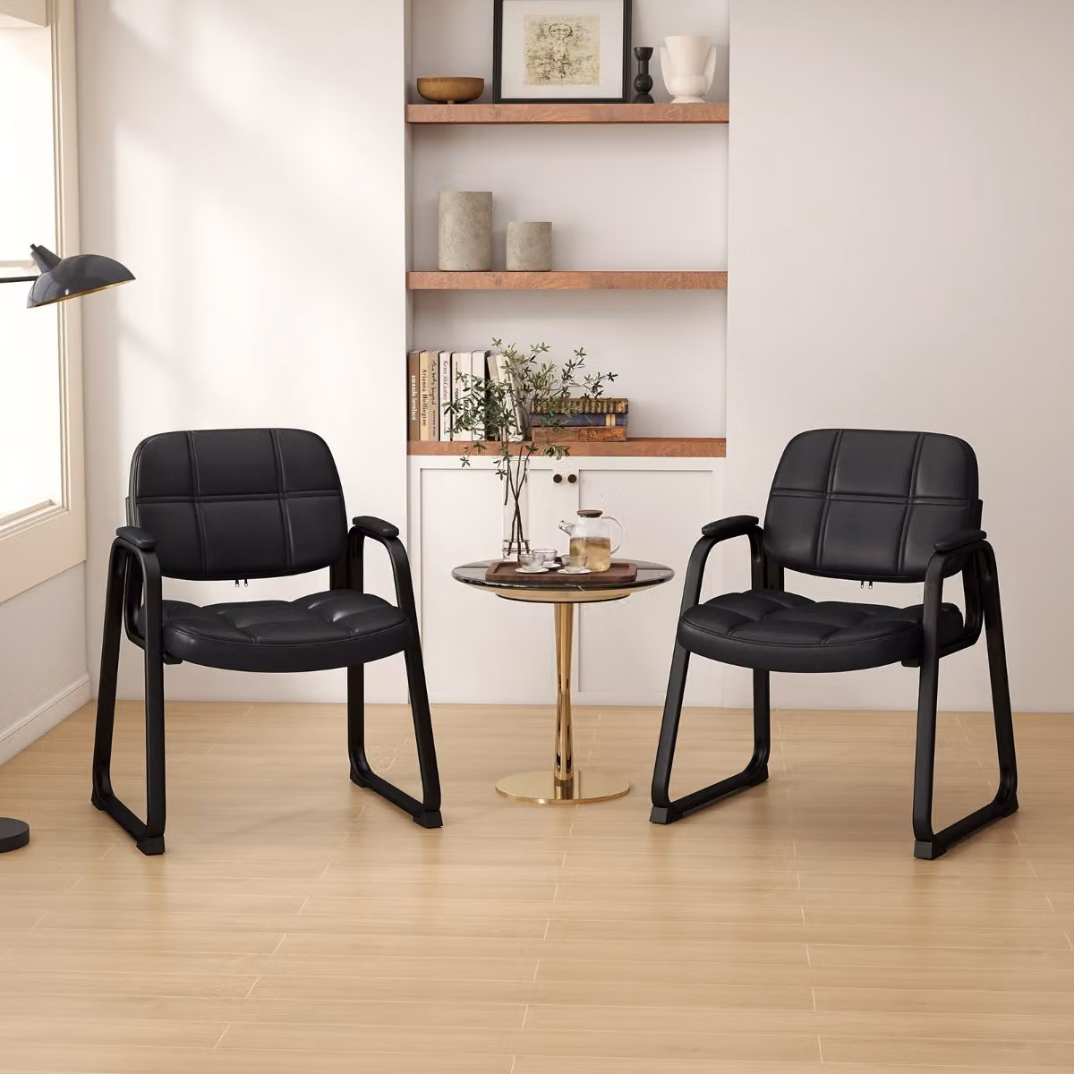 Set di 2 poltrone Costway in pelle artificiale nera con struttura in metallo e braccioli imbottiti per ospiti e riunioni