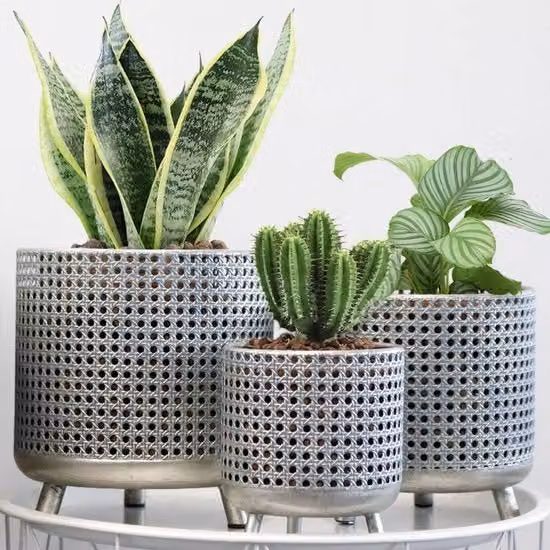Set di 3 vasi metallici per piante - vasi decorativi per fiori - adatti per interni ed esterni - 3 pezzi - dorati argento - con disegno a spirale
