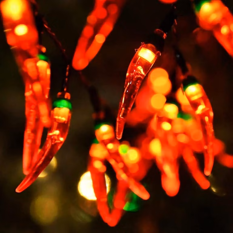 Catena luminosa USB a forma di peperoncino, 3 metri, 20 LED, colore rosso