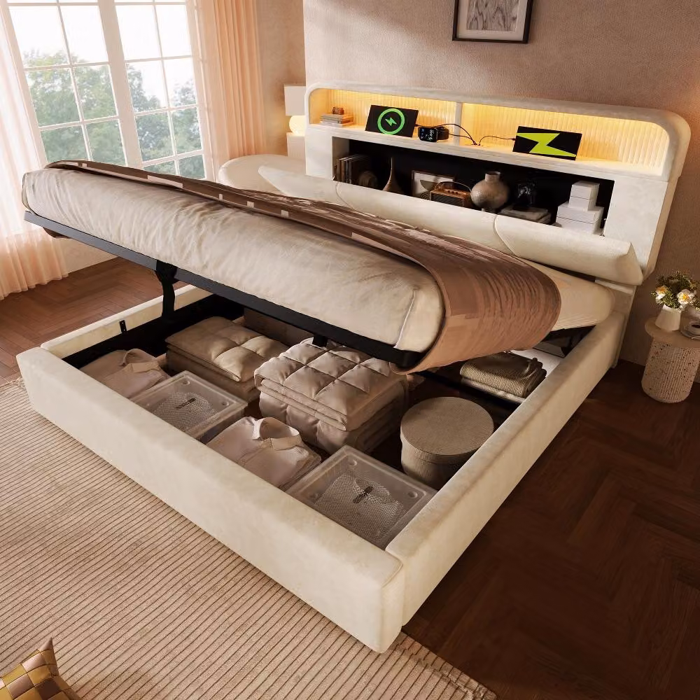 Letto imbottito 180x200 cm in velluto color beige, con testiera regolabile in altezza, spazio contenitivo, illuminazione LED, stazione di ricarica USB/Type-C e rete a doghe