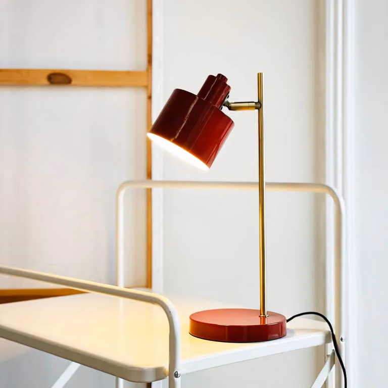 Dyberg Larsen Lampada da tavolo Ocean, Rosso, Soggiorno / Sala da pranzo, Metallo, Design, Lampada da tavolo