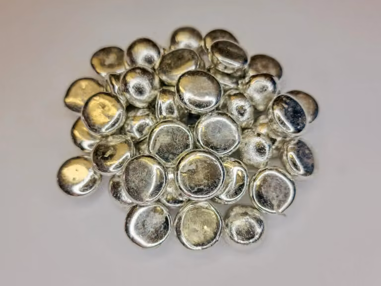 Stagno Sn99,9 % in pellet da 20 g, peso: 100 g
