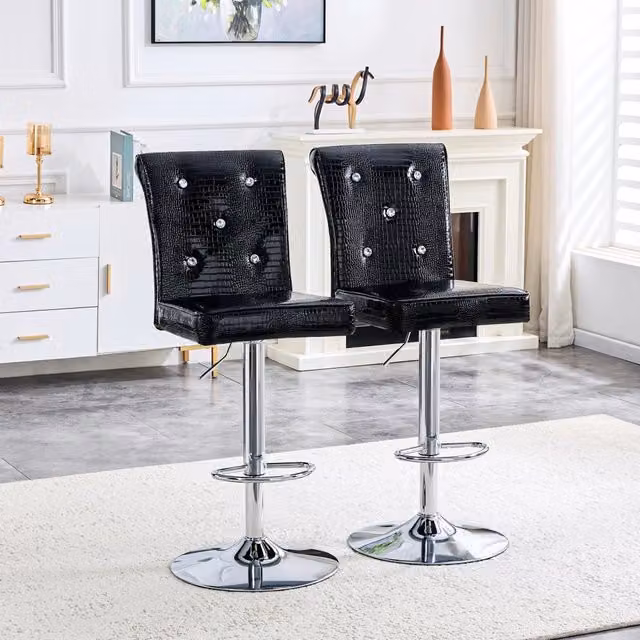 Set di 2 sgabelli da bar MIVRAY imbottiti in PVC nero effetto pelle di coccodrillo con dettagli a cristallo – 1