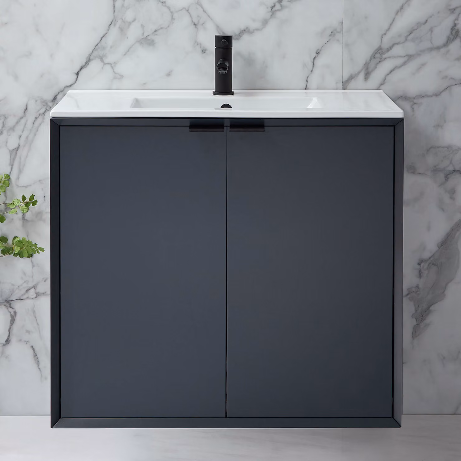 Mobile Bagno Sospeso Antracite 810mm con Lavabo e Maniglie Nere con Impugnatura a Dito - Edge