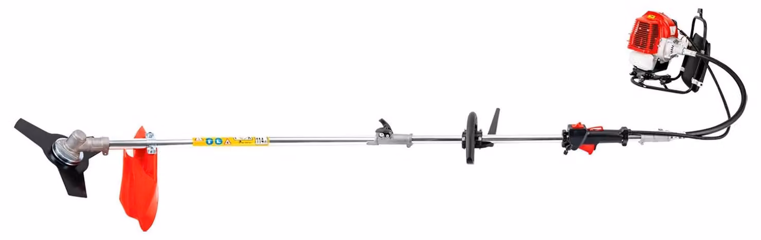 Attrezzo da giardino multifunzione 4-in-1: decespugliatore a benzina, tagliaerba, potatore di siepi e motosega. Motore a 2 tempi da 52 cm³, potenza 1,7 kW. Lunghezza totale 2,7 m. Larghezza di taglio 40 cm. Colore: rosso