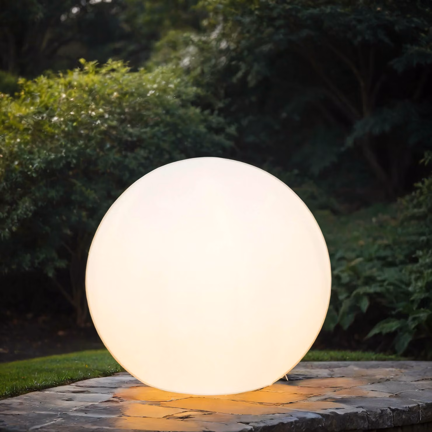 Lampada da terra per esterni CUMULUS White Plastic E27 Lampada da terra senza tempo Cortile Ingresso Giardino