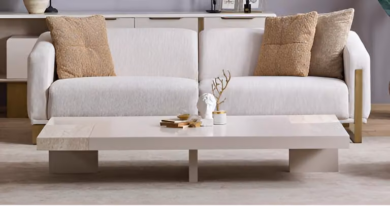 Set da salotto con divano a 4 posti e tavolino in stile Japandi moderno