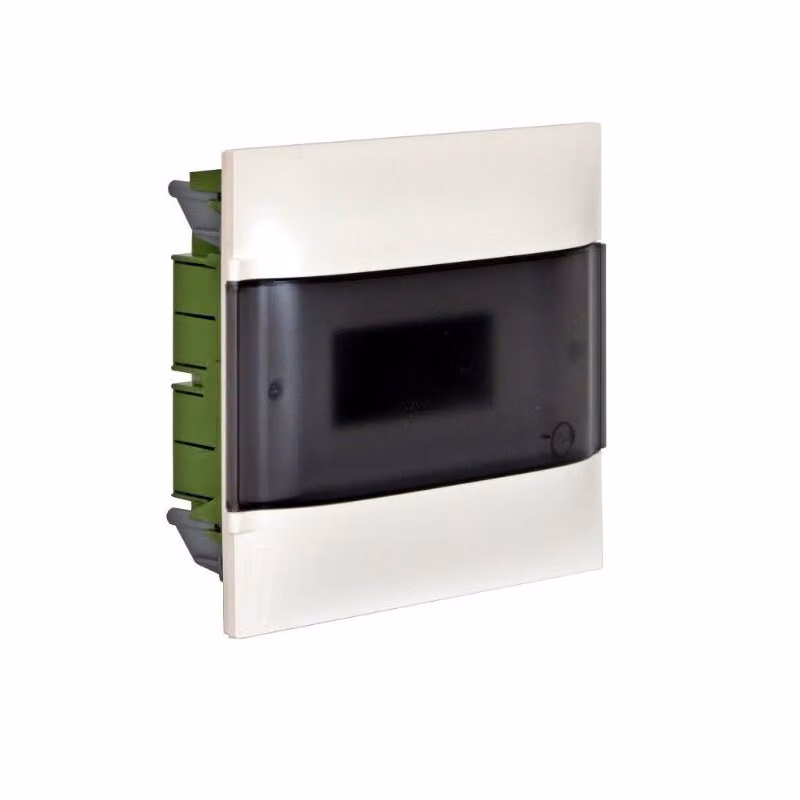 Pannello a otto moduli con porta tagliafumo per installazione a scomparsa Legrand
