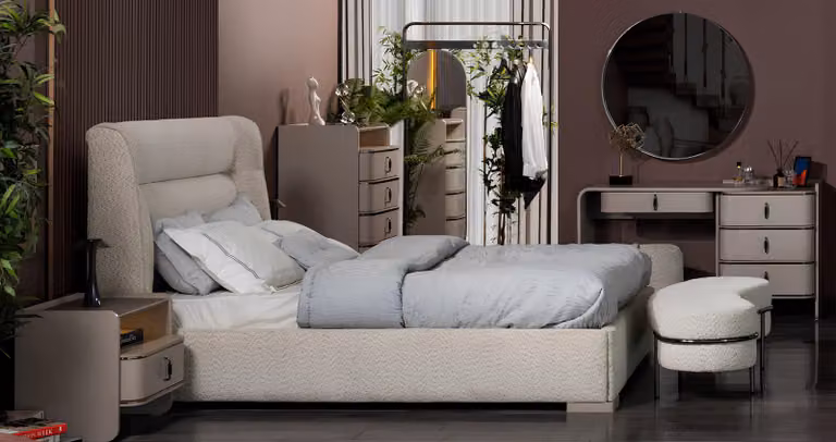Modernes Schlafzimmer Set Edles Polsterbett Kommode Hocker Spiegel