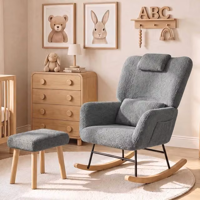 Sedia a Dondolo con Poggiapiedi e Cuscino Lombare; Poltrona Relax in Pile Teddy; Struttura in Metallo e Gamba in Legno Massello; Sedia di Lettura