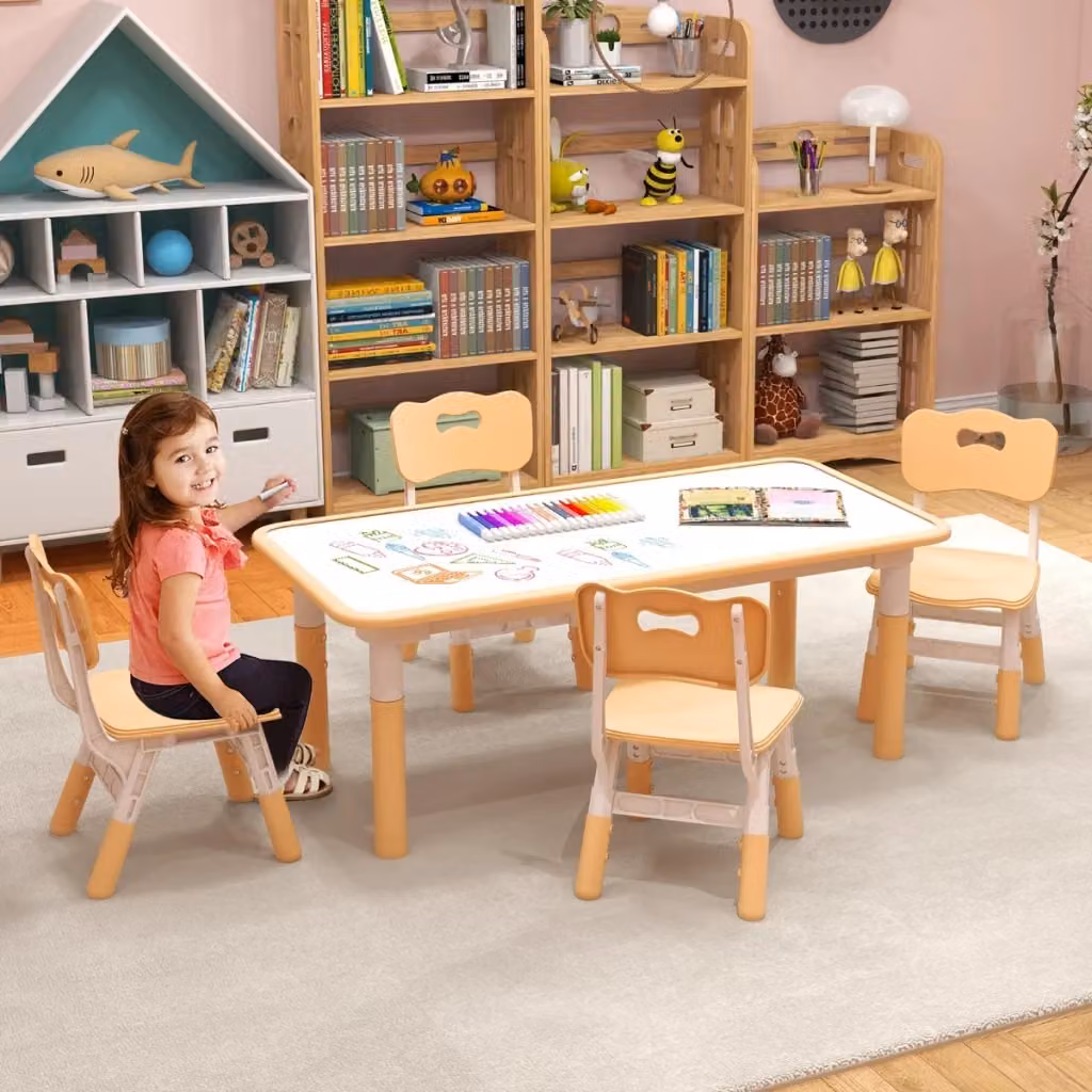 Set tavolo e 4 sedie per bambini Design Mania, scrivania regolabile in altezza con piano per graffiti, L: 120 cm, P: 60 cm, H: 60 cm – 2