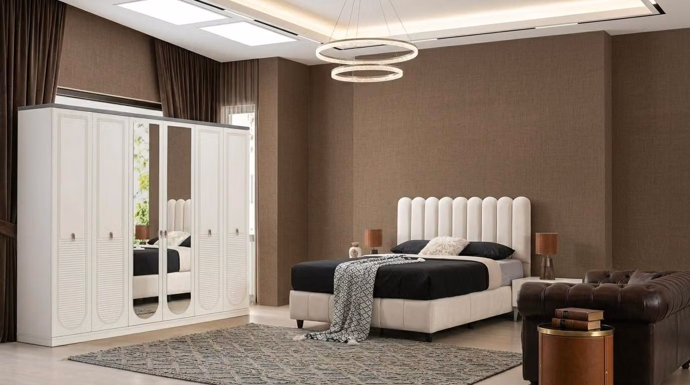 Set per camera da letto: letto, testiera, comodino. Comodo, spazioso, bianco, elegante