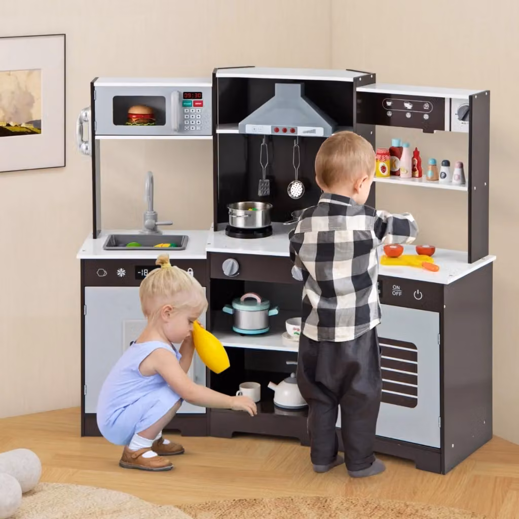 Cucina giocattolo in legno per bambini con cappa, lavello e rubinetto, Marrone, H: 110 cm, L: 92 cm, P: 43 cm – 2