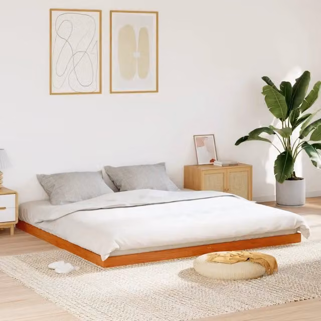 Letto con giroletto vidaXL in legno massello di pino color marrone cera L/P/H: 200 x 200 x 204 cm
